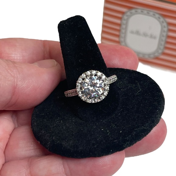 NEW Stella & Dot ELINA CZ Cubic Zirconia Halo Ring Silver Rhodium Retired Sz 8 - Picture 1 of 16